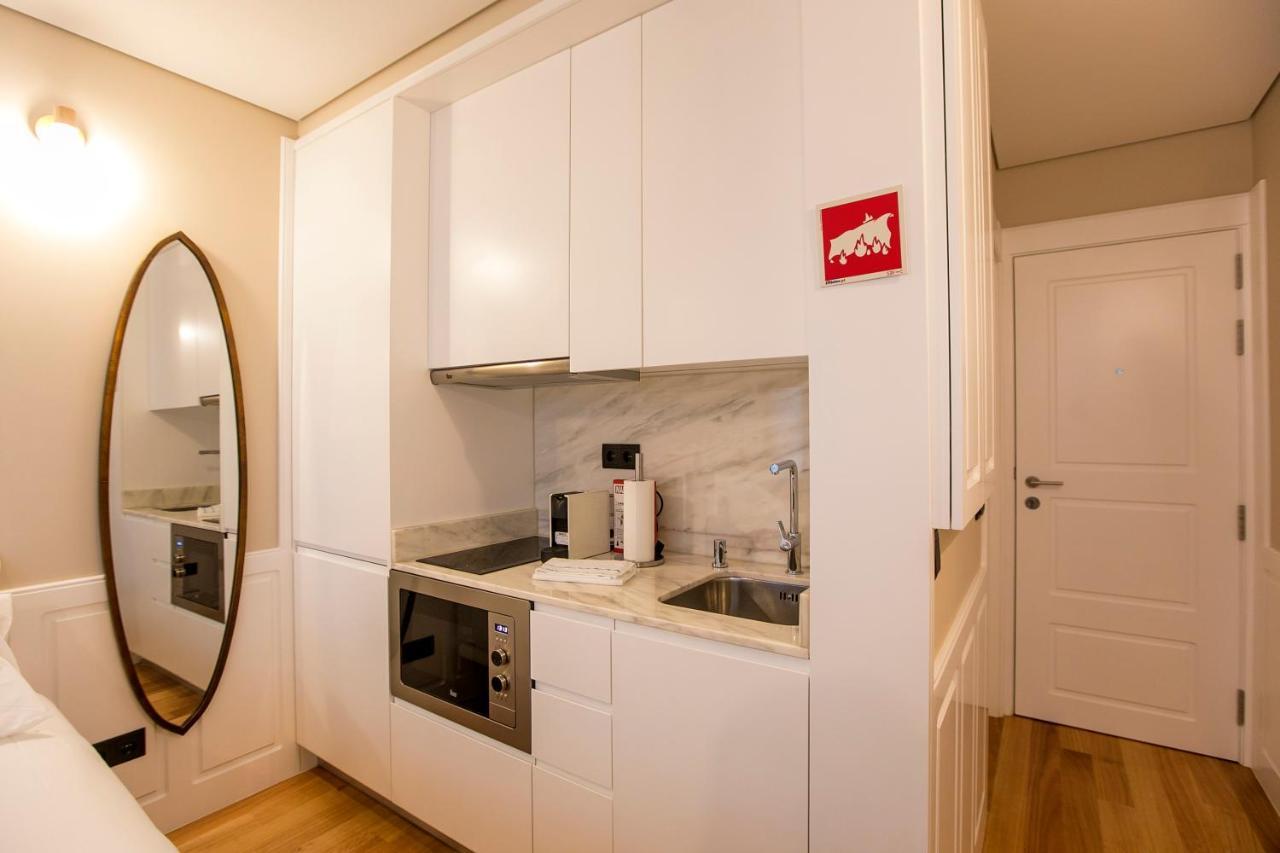Charming Studio In Historic Downtown Porto Luaran gambar