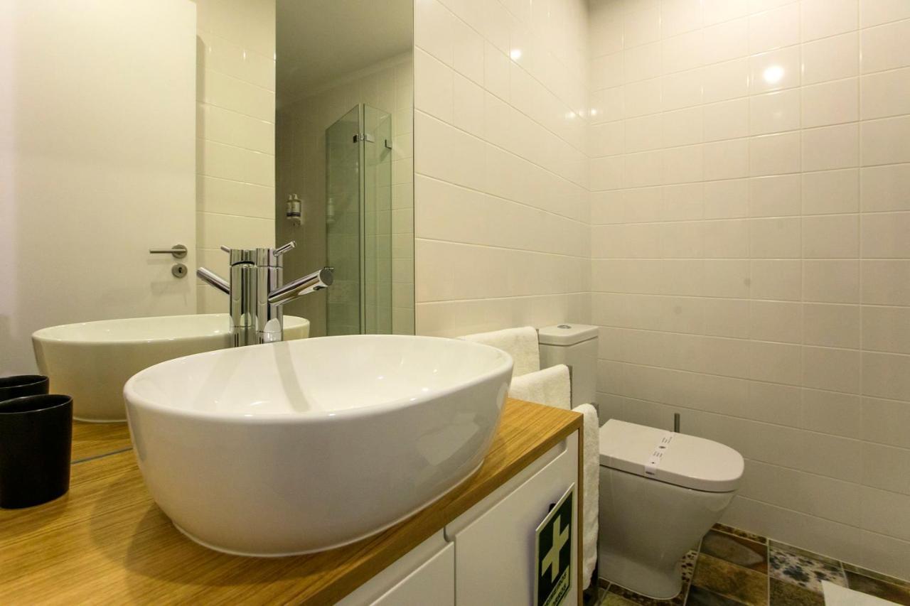 Charming Studio In Historic Downtown Porto Luaran gambar