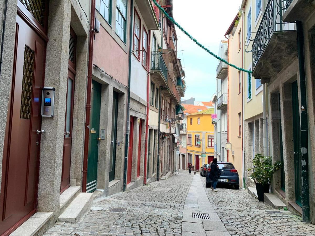 Charming Studio In Historic Downtown Porto Luaran gambar